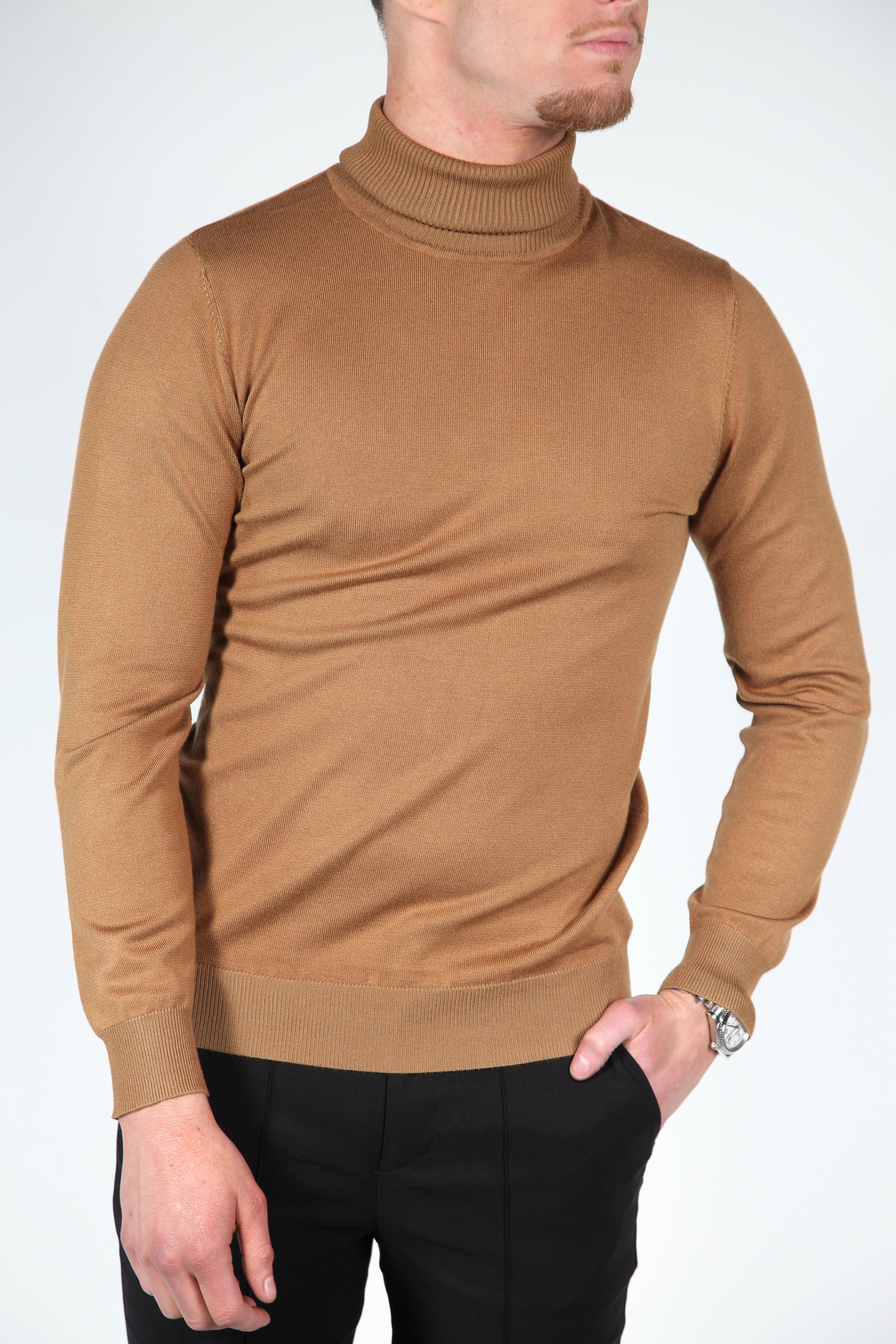 Kamel -Rollkragenpullover -Männer
