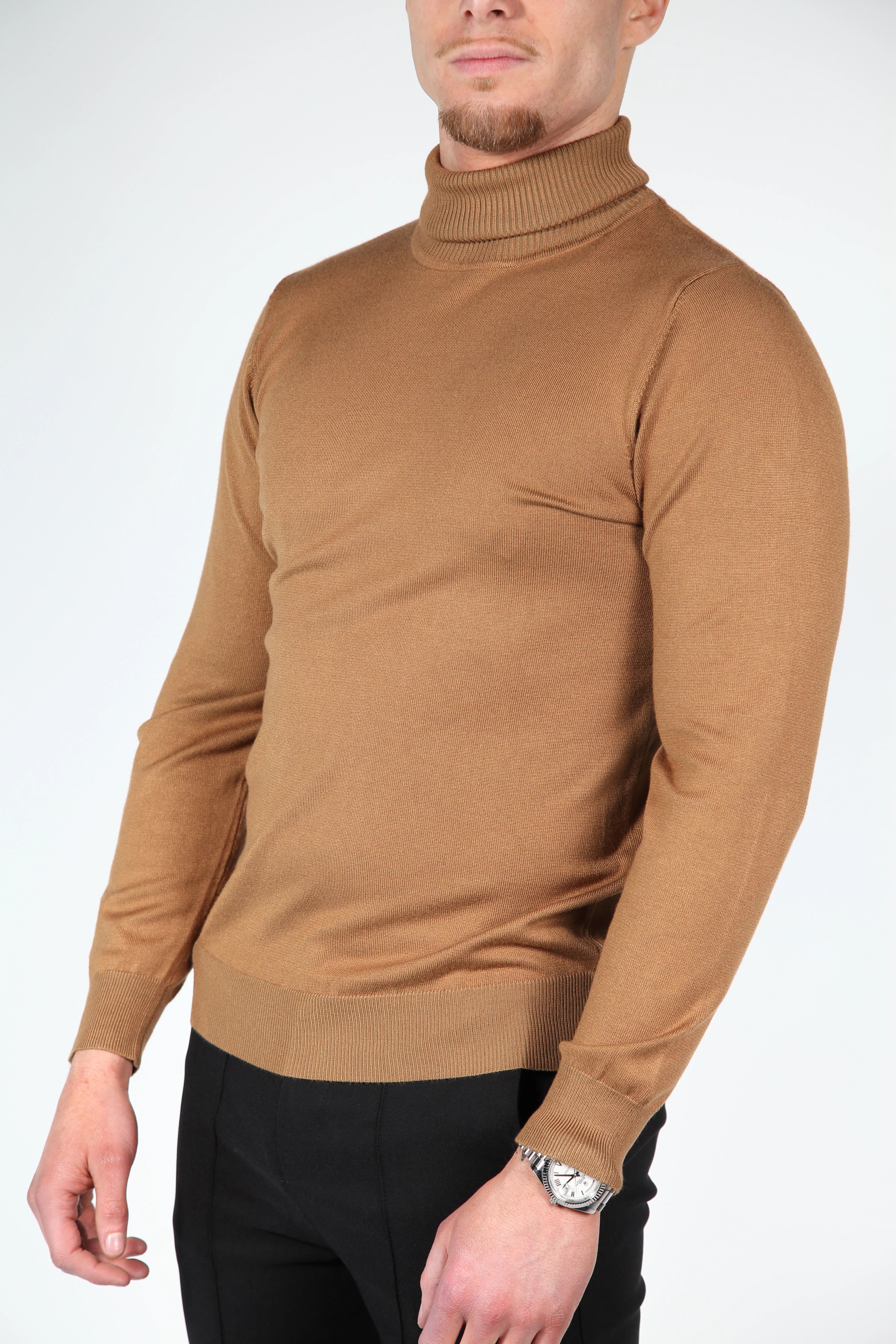 Kamel -Rollkragenpullover -Männer