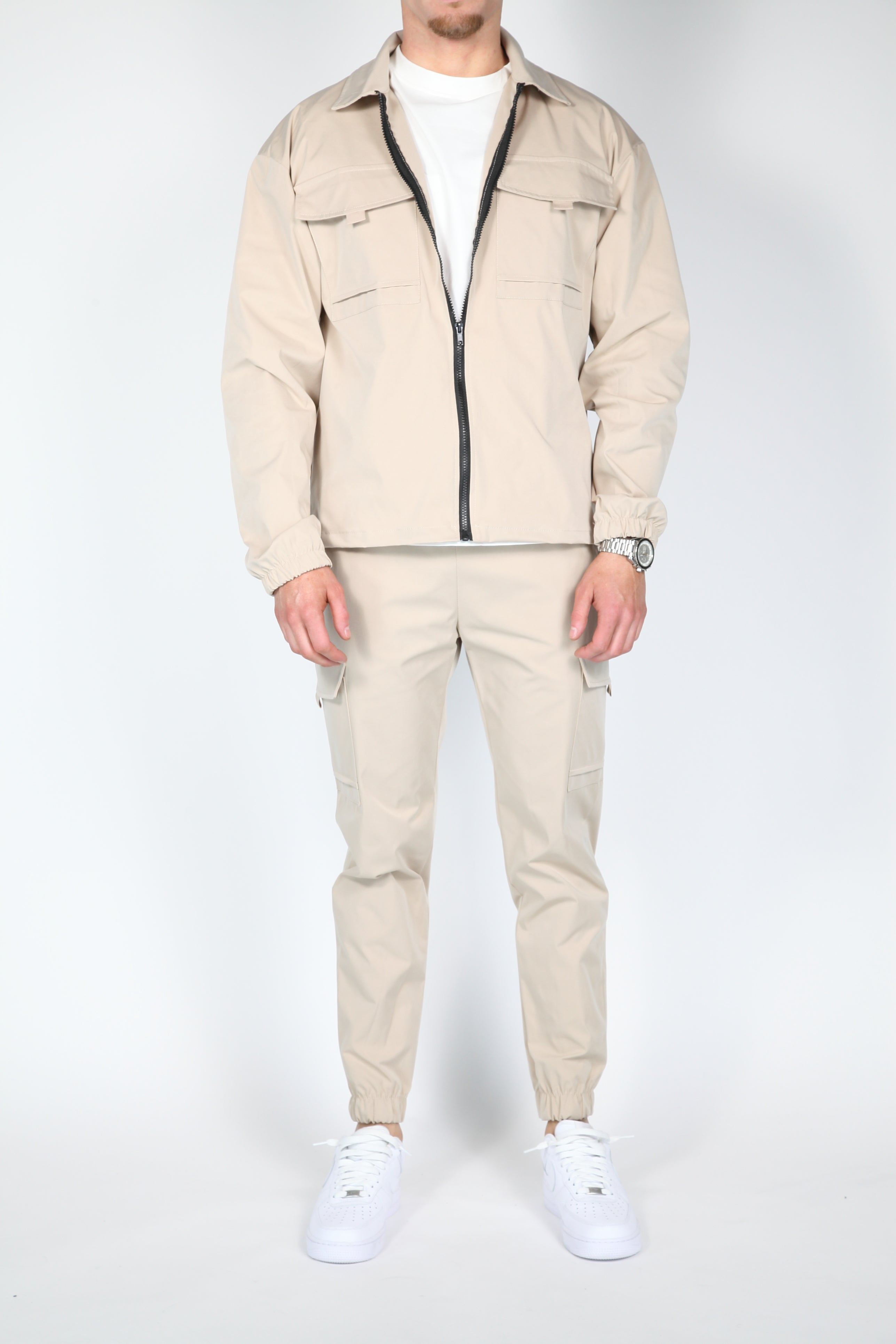 Il beige del cargoset grano