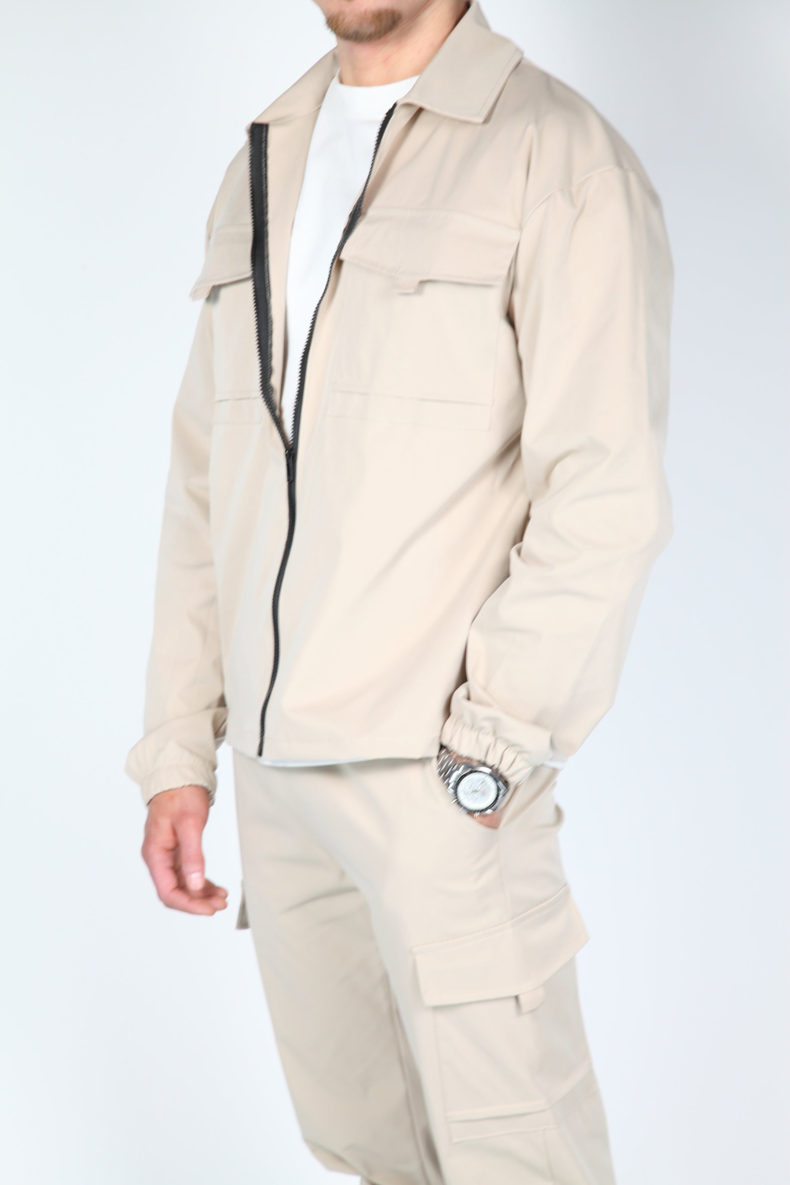 Il beige del cargoset grano