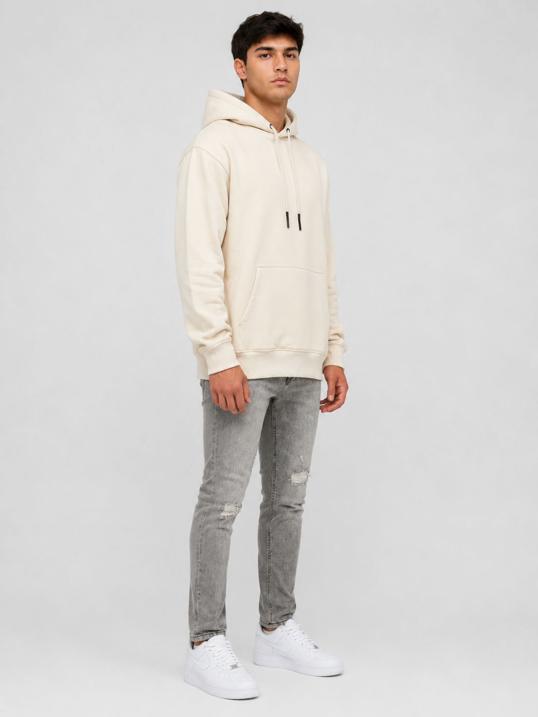 Daily Set Hoodie Arya Crème + Essential Ripped Jeans Grijs - Three-quarter angle