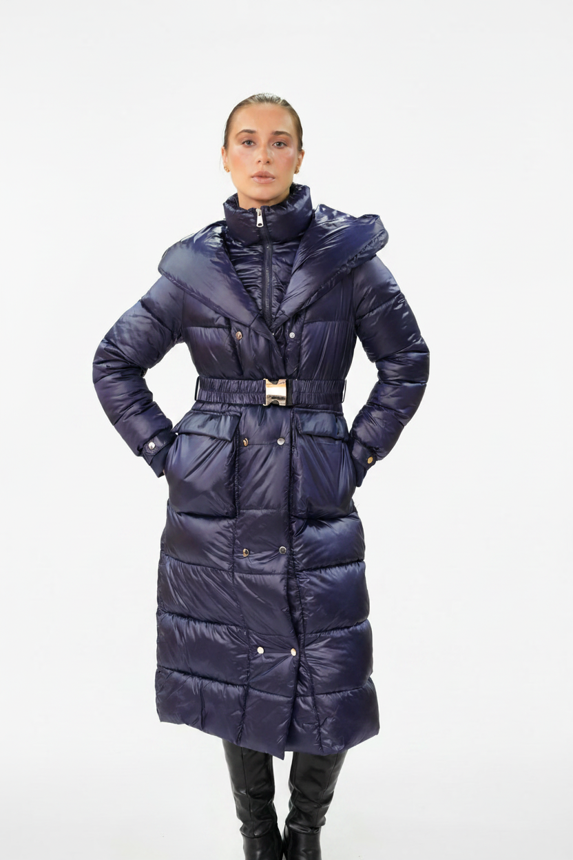 Milena glanzende navy winterjas dames - vooraanzicht gouden ceintuur
