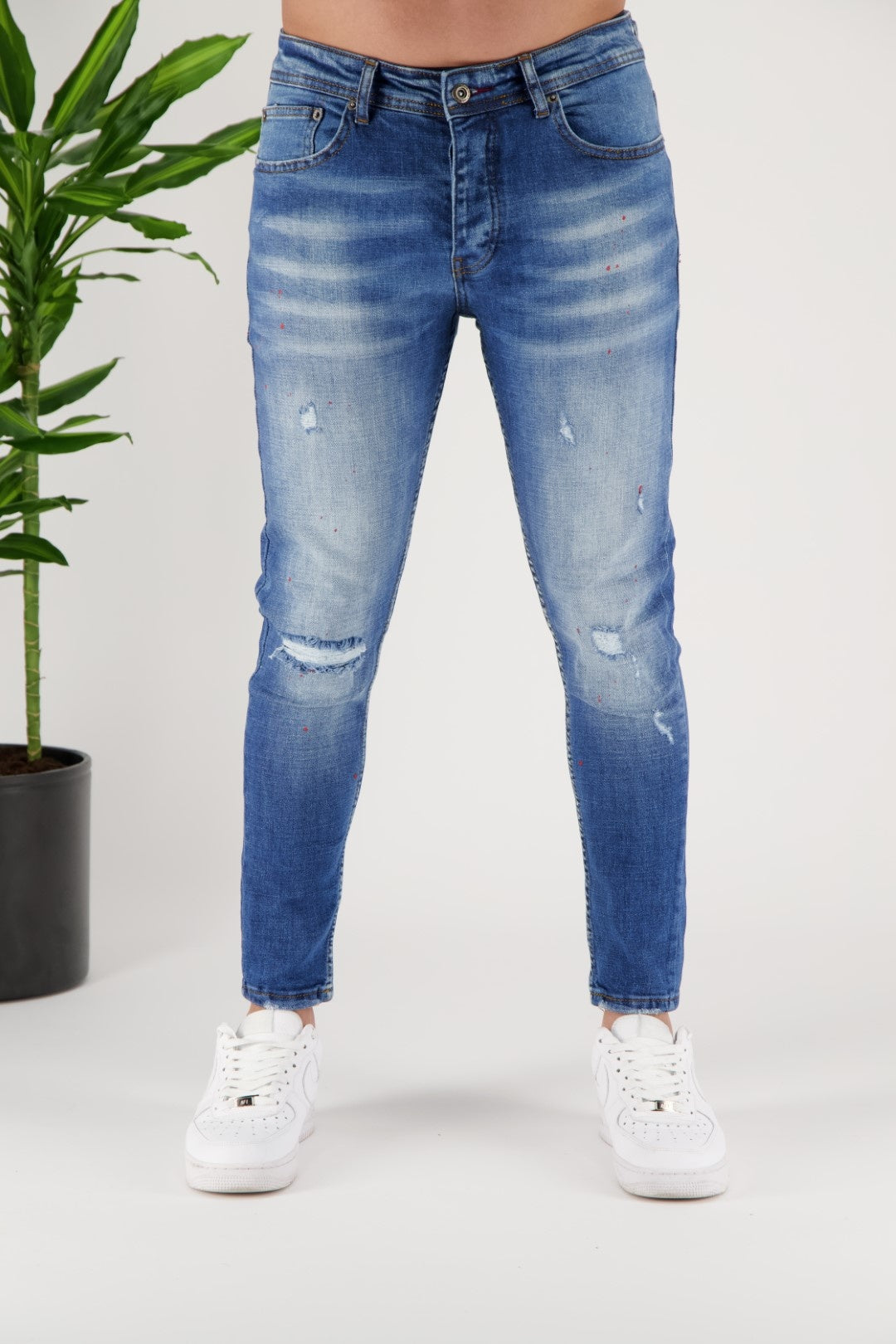 Skinny Jeans spritzten hellblau