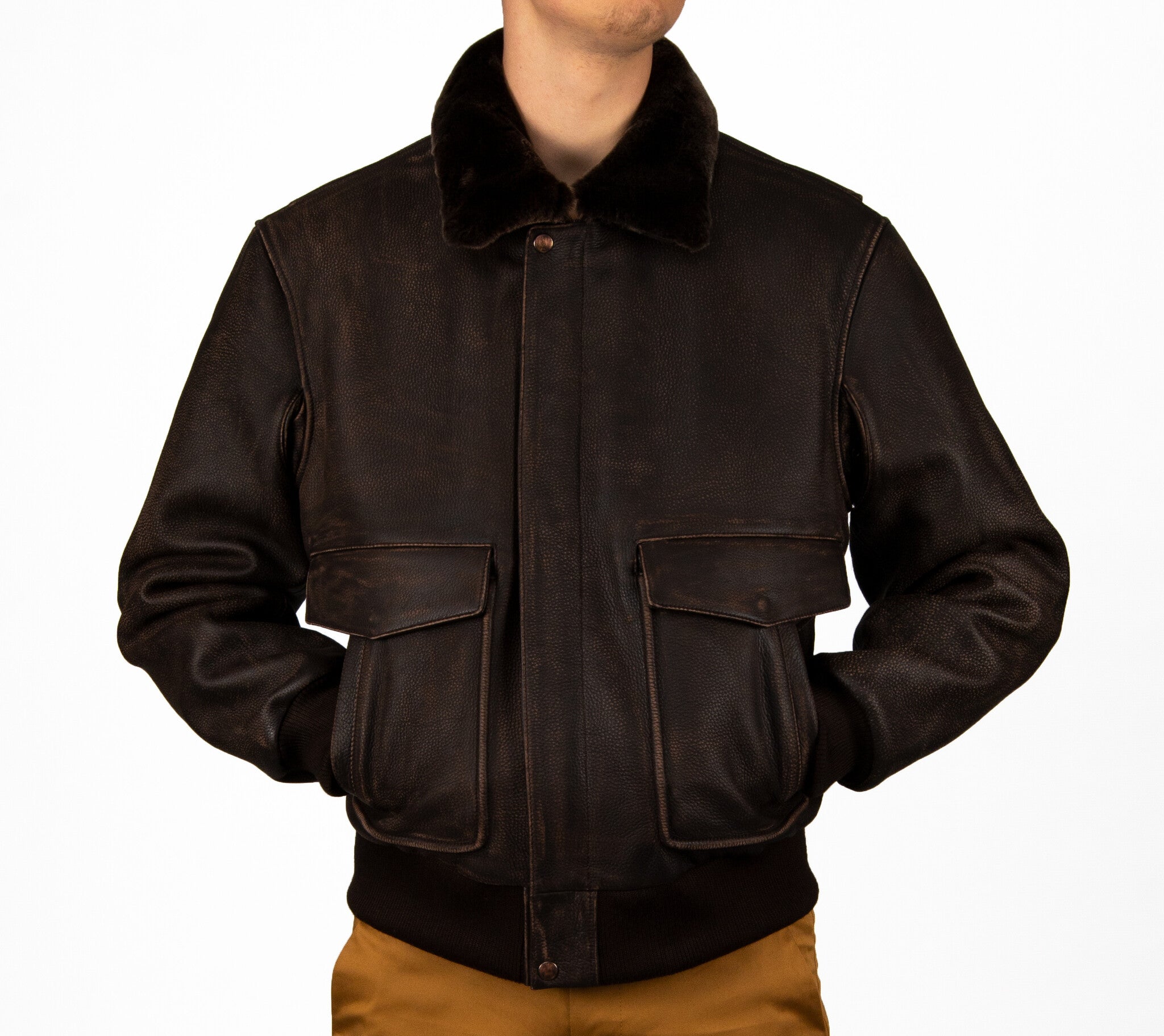 Schwarze Pufferjacke mit Kapuze
