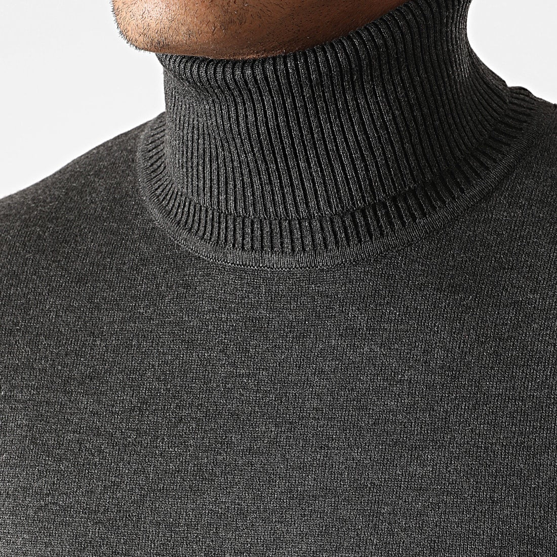 Anthracite turtleneck men