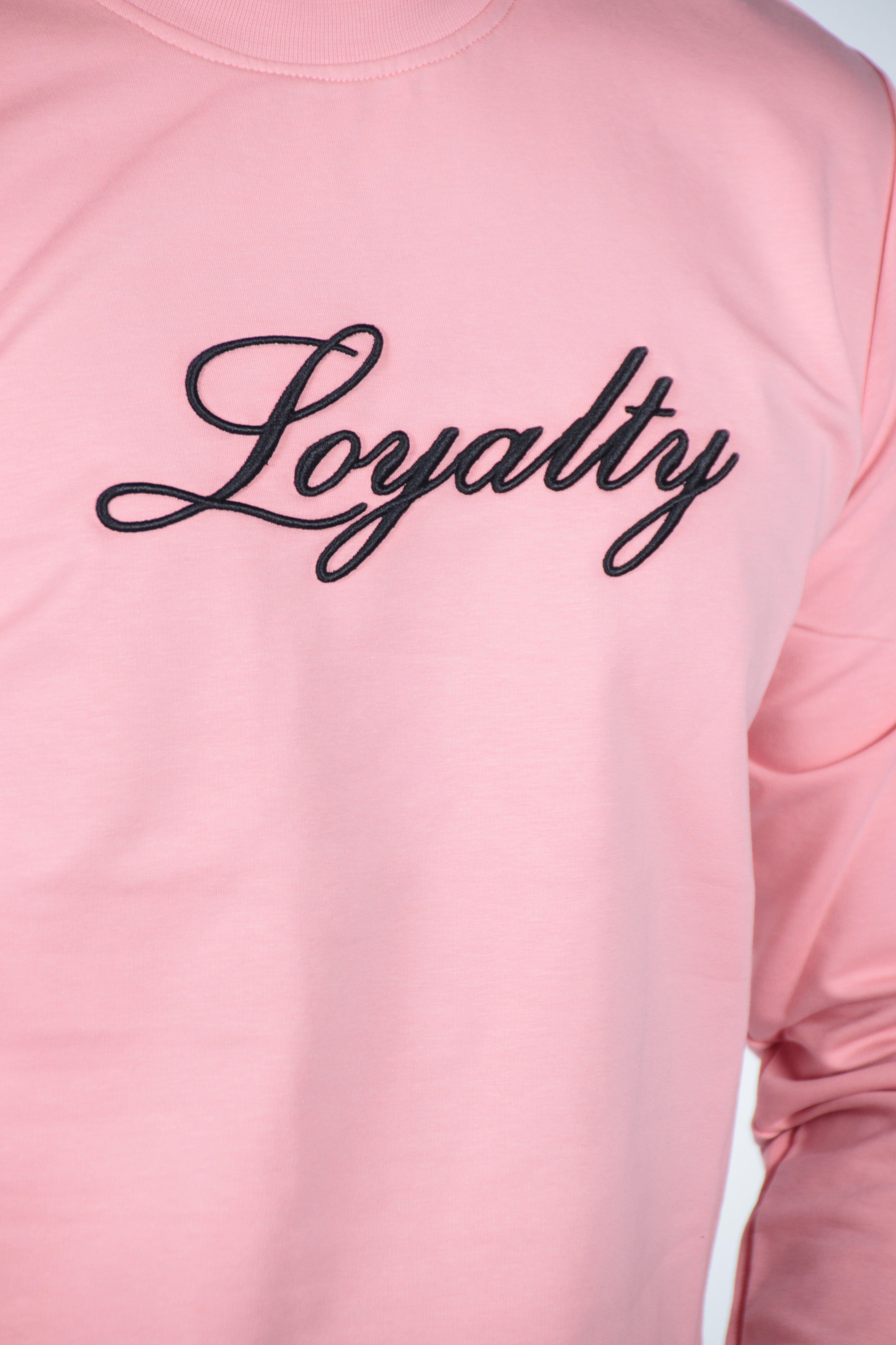 Roze Sweater Loyalty