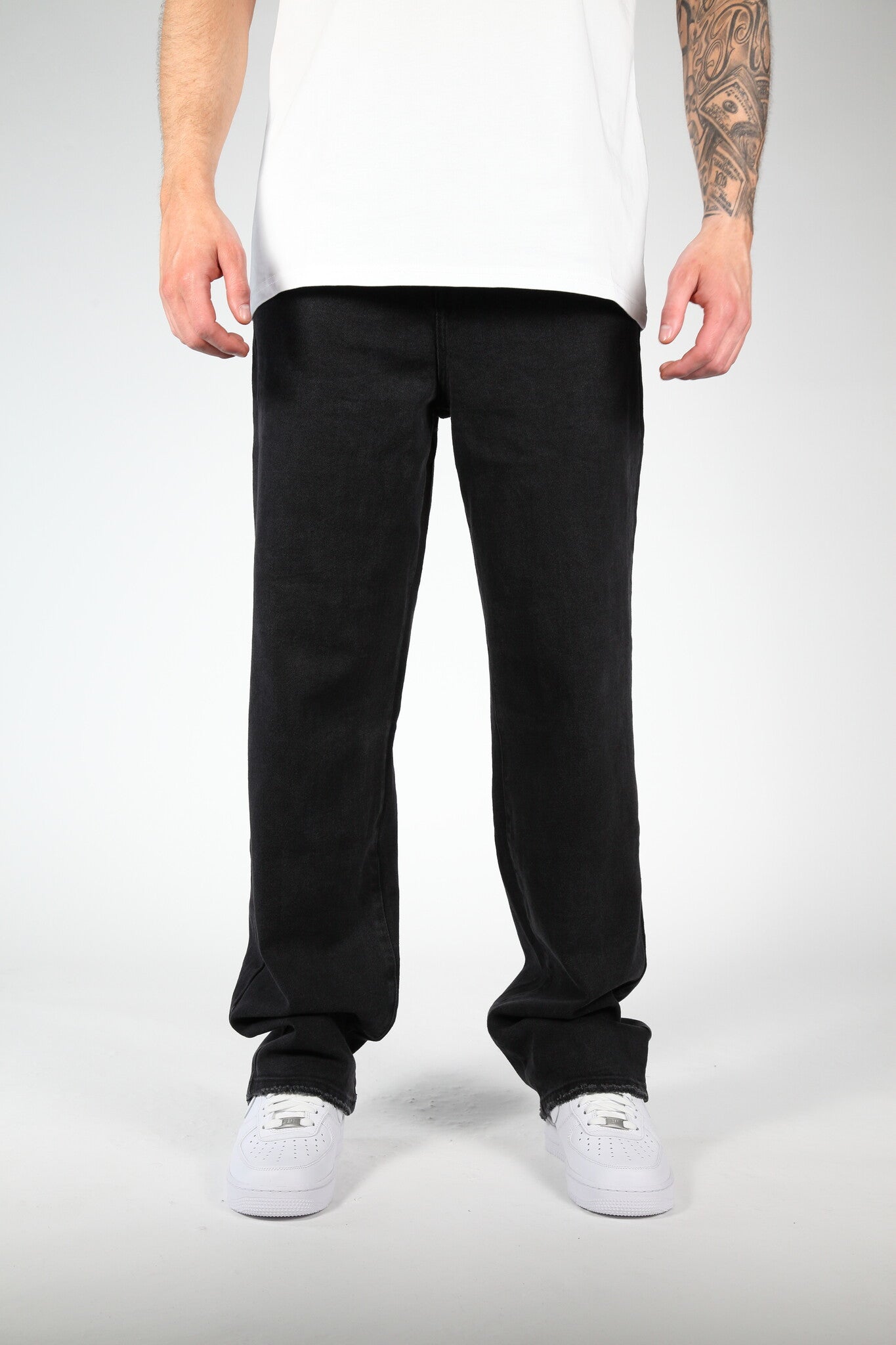 The ripped jeans black