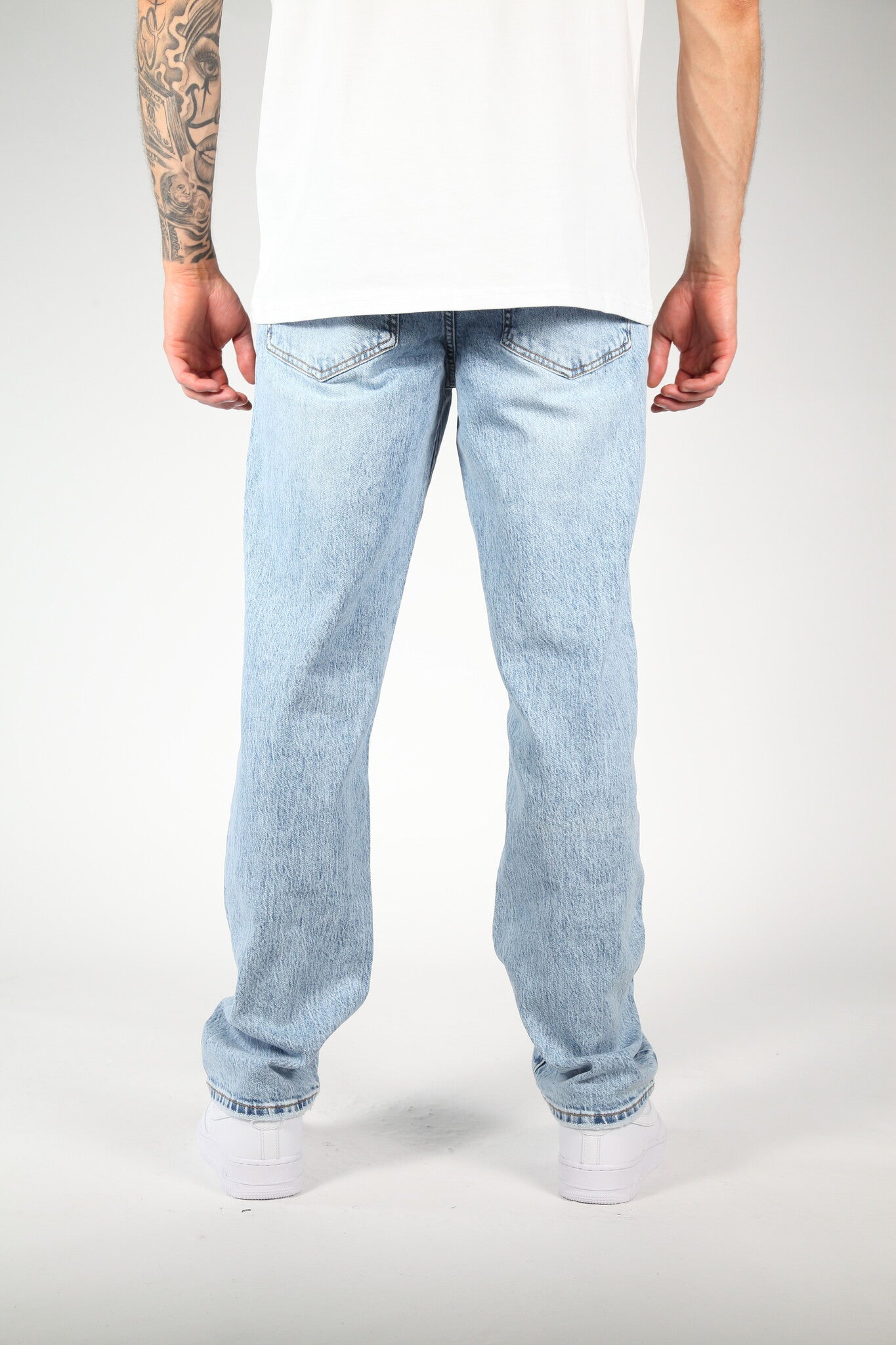 The ripped jeans black