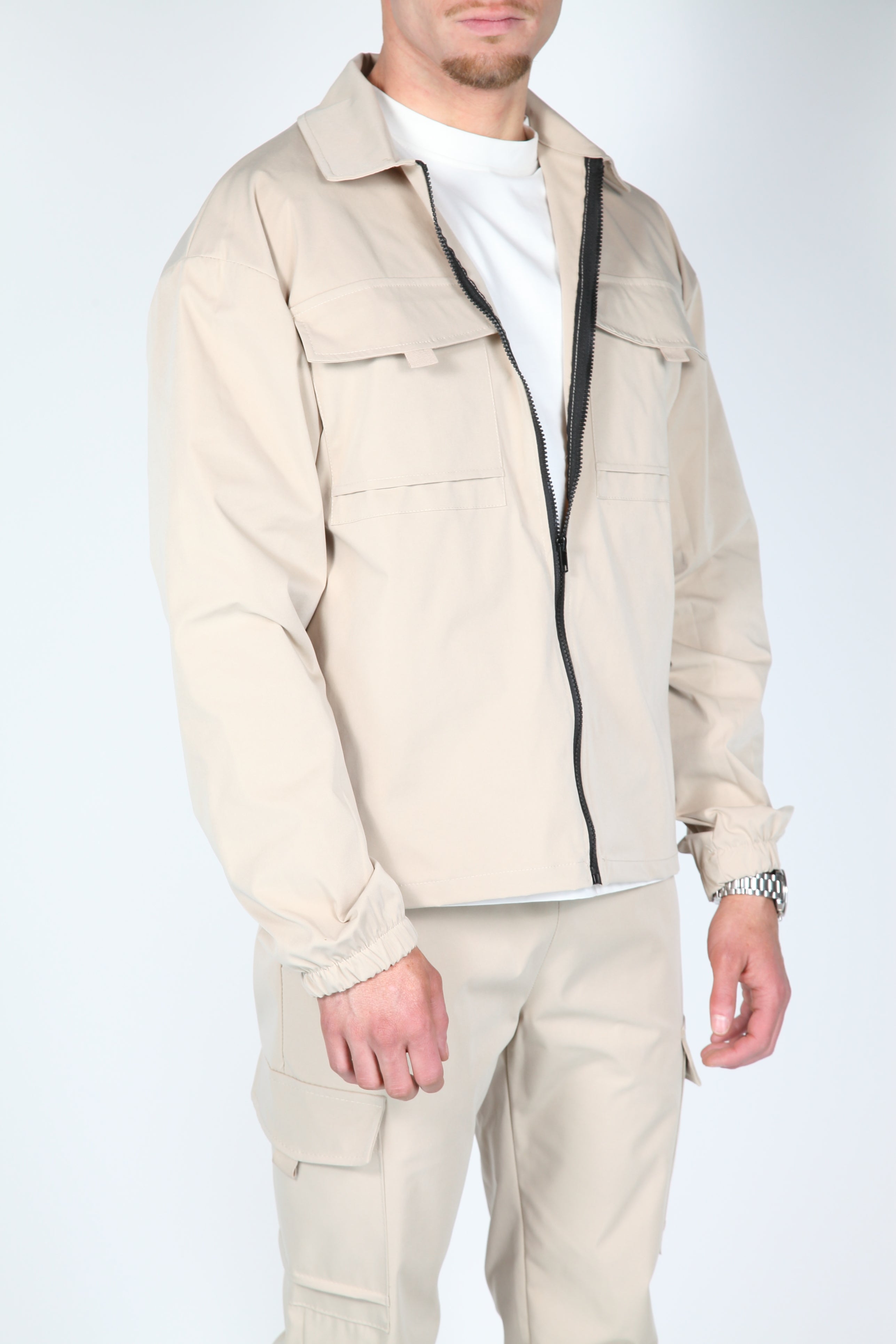 Il beige del cargoset grano