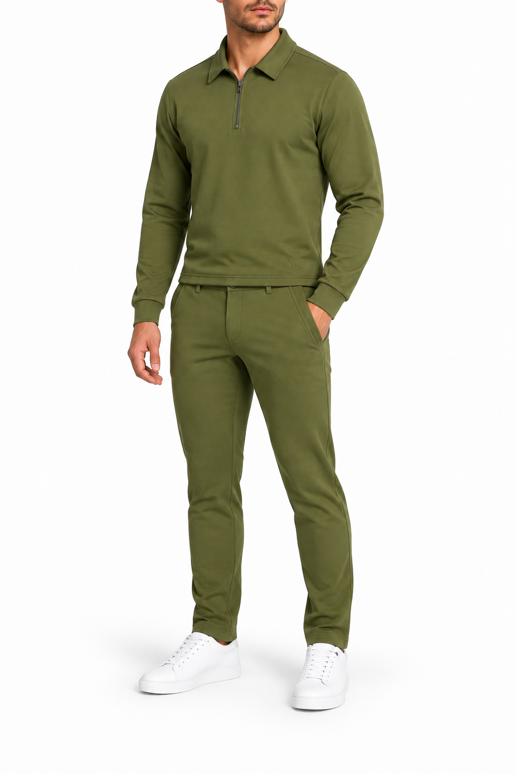 Detail van de army-green polo-kraag en metalen halfzip van de Montreux trui